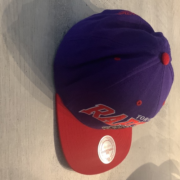 2 Toronto Raptors Snap-back Ball Caps - Picture 8 of 12